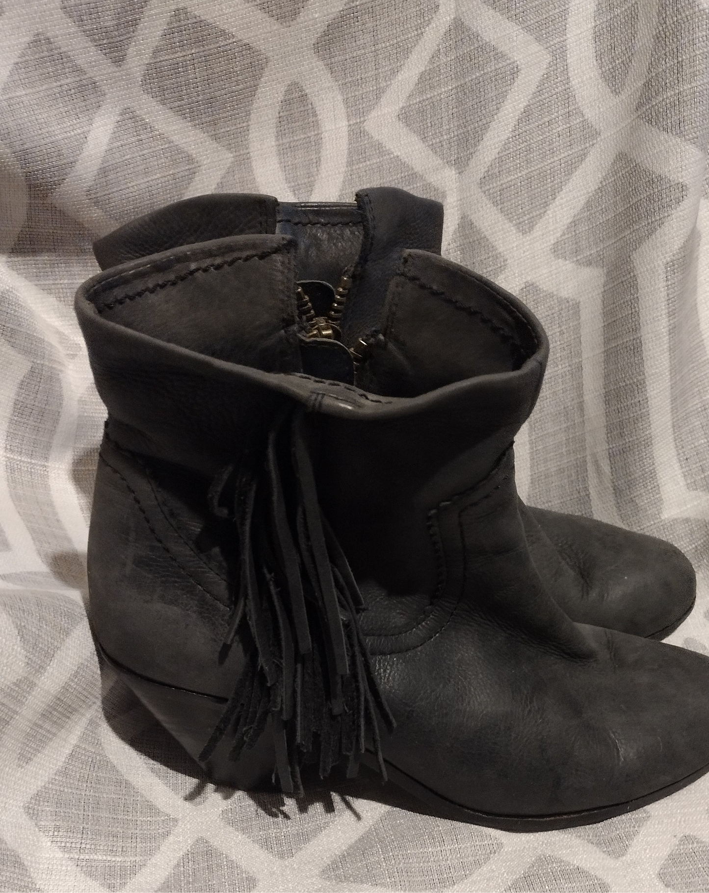 Women gray tassel Booties 9.5