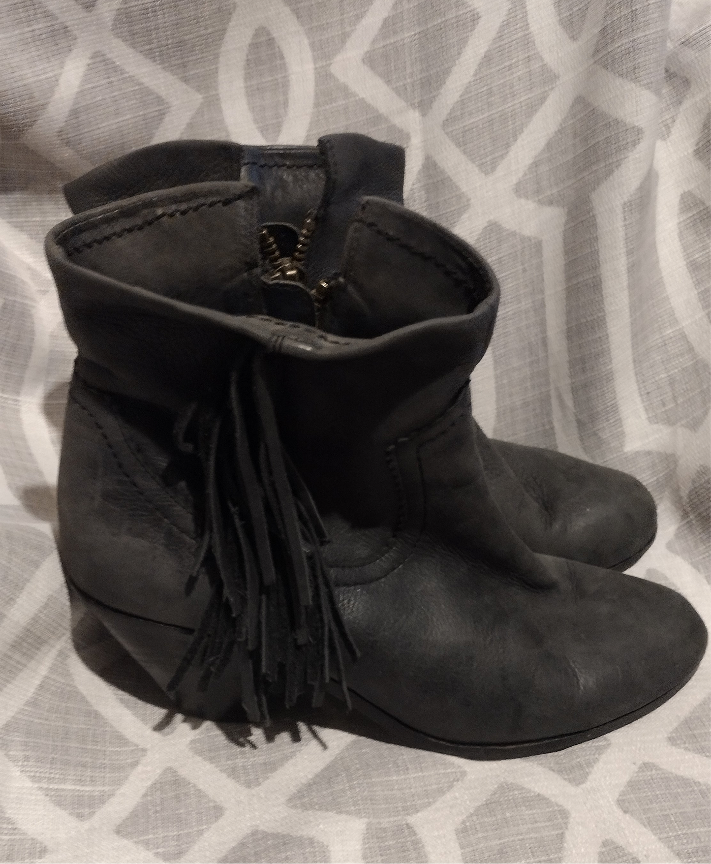 Women gray tassel Booties 9.5