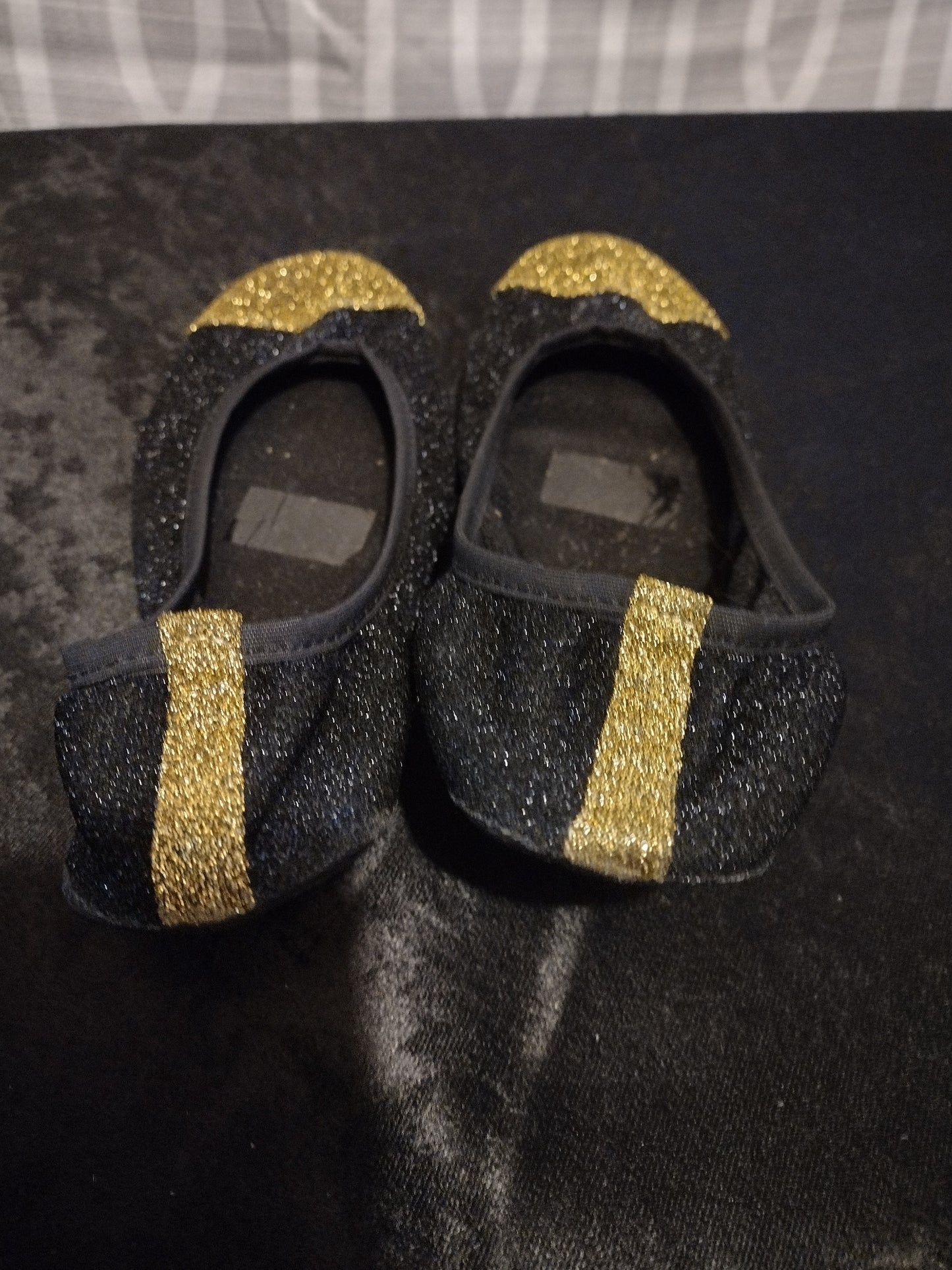 Girl black ballet flats size 1-3 small