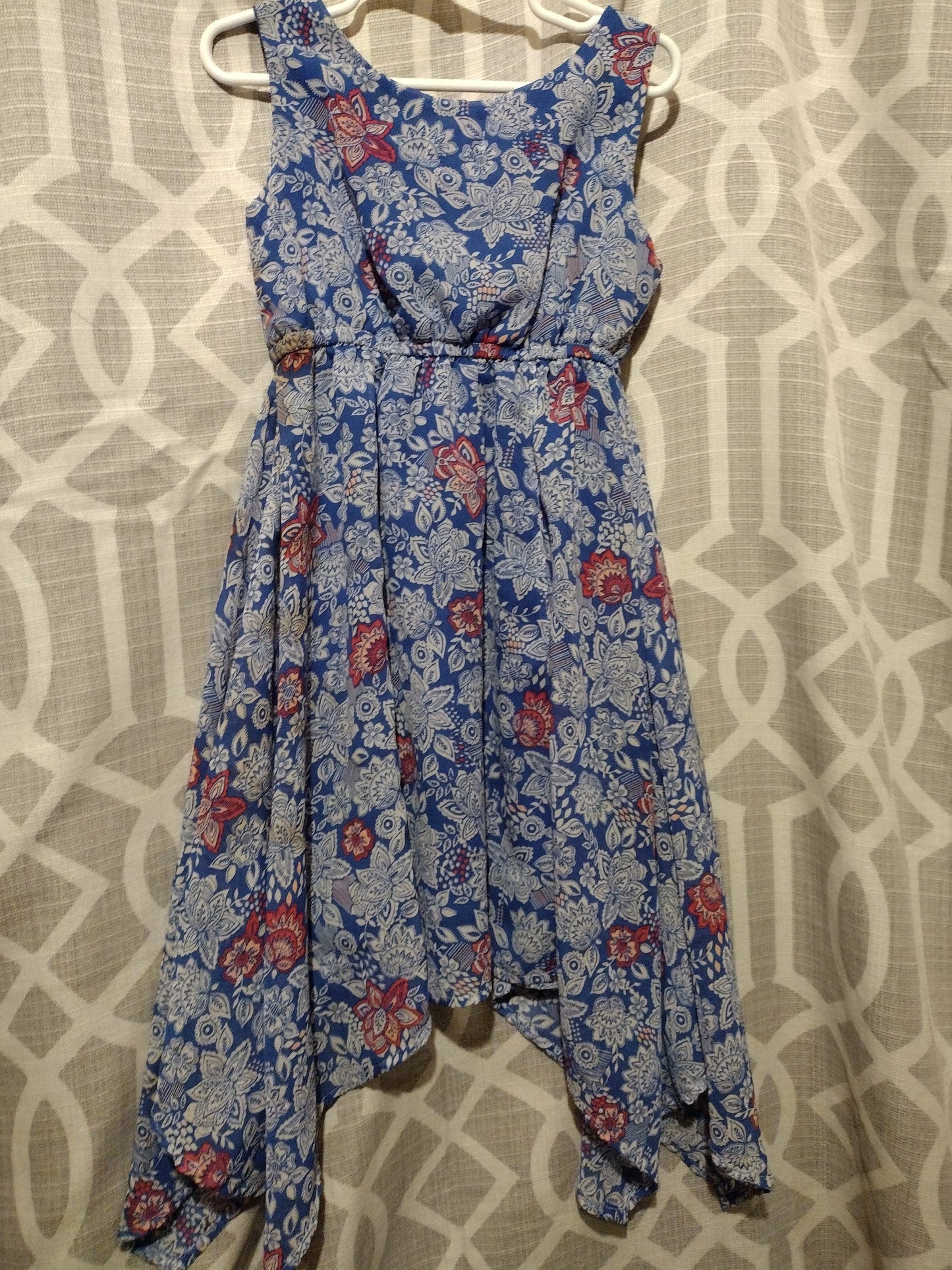 Little girl handkerchief dress size 5