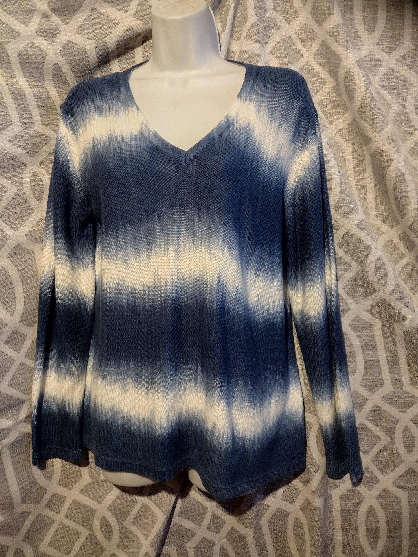 Women tie dye medium sweater