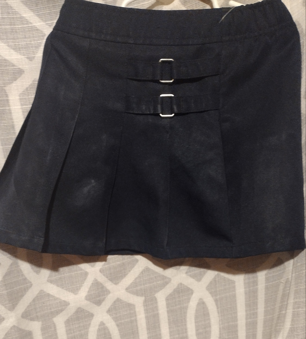 Girls navy skort size 5 or 10