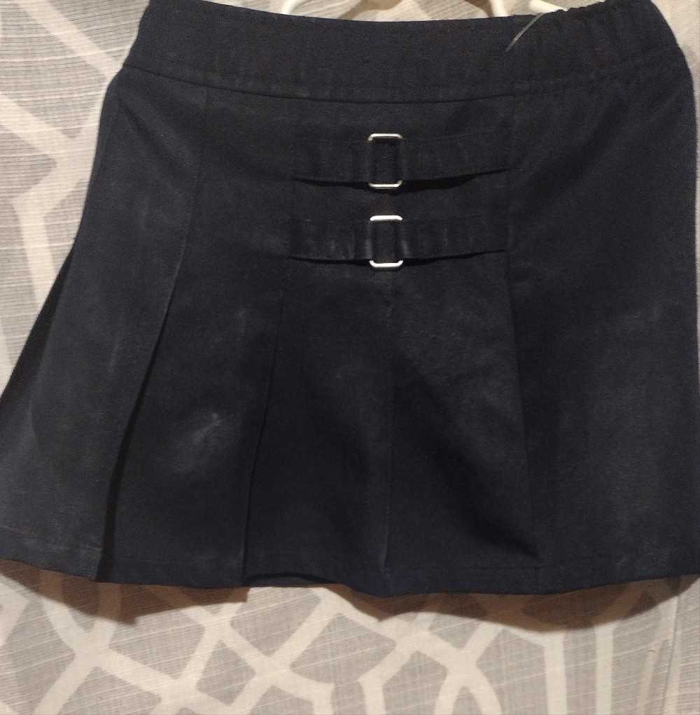 Girls navy skort size 5 or 10