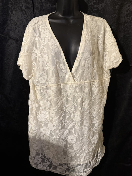 Women lace tunic size large
