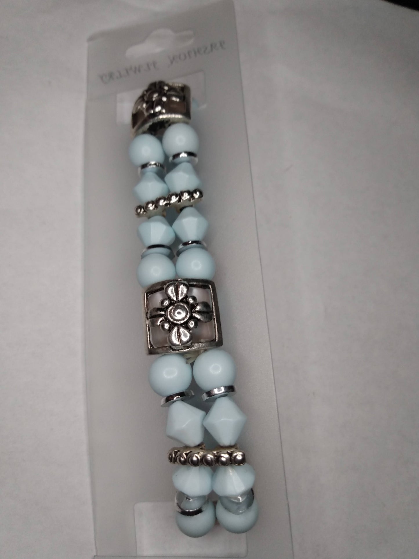 Women's blue beaded bracelet