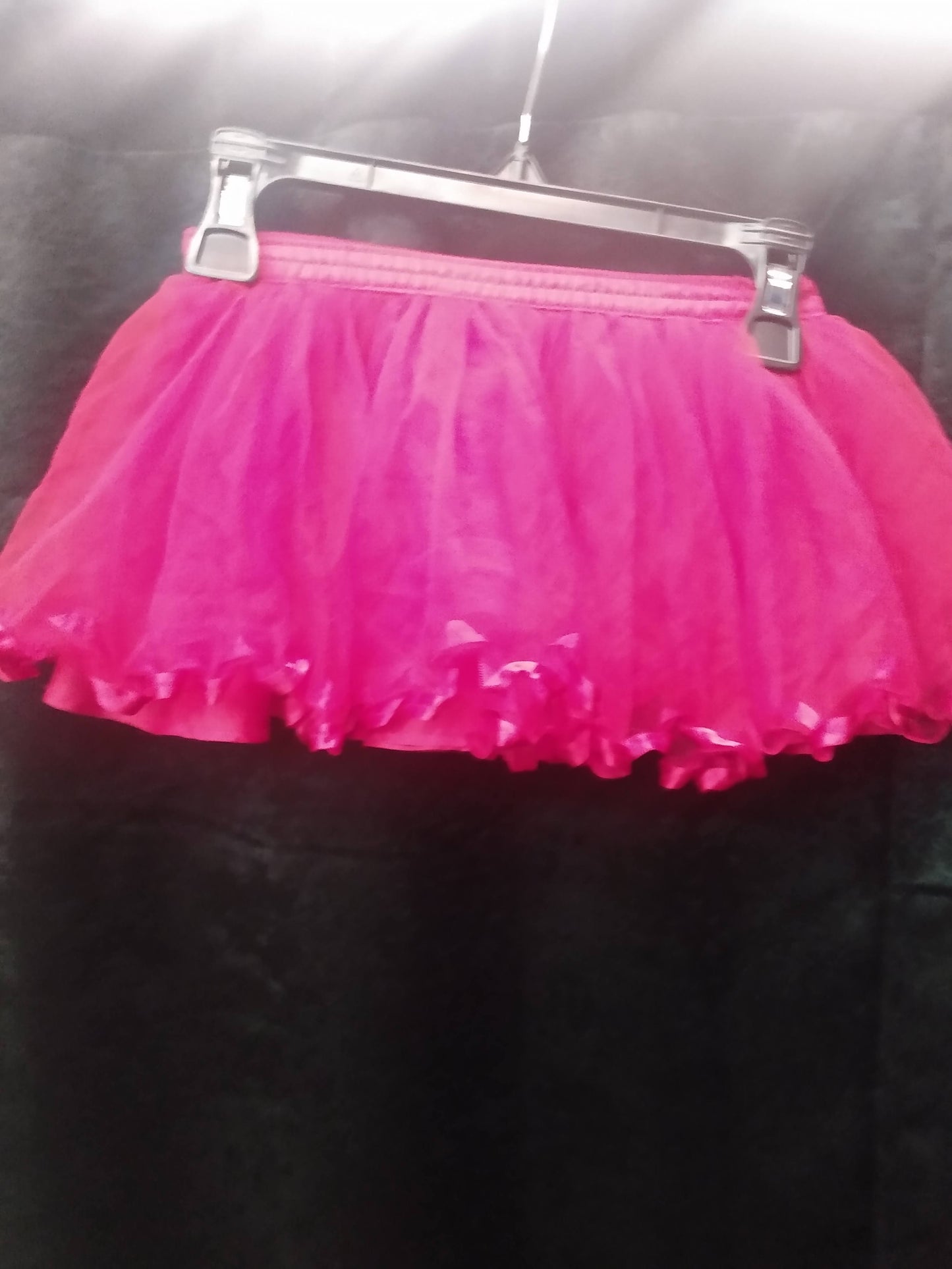 Girl infant red skirt size 6-12M