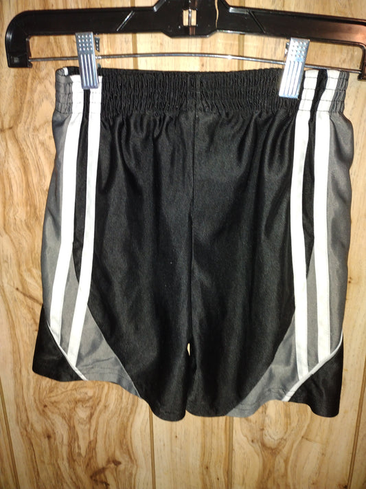 Boys black athletic shorts size 5/6