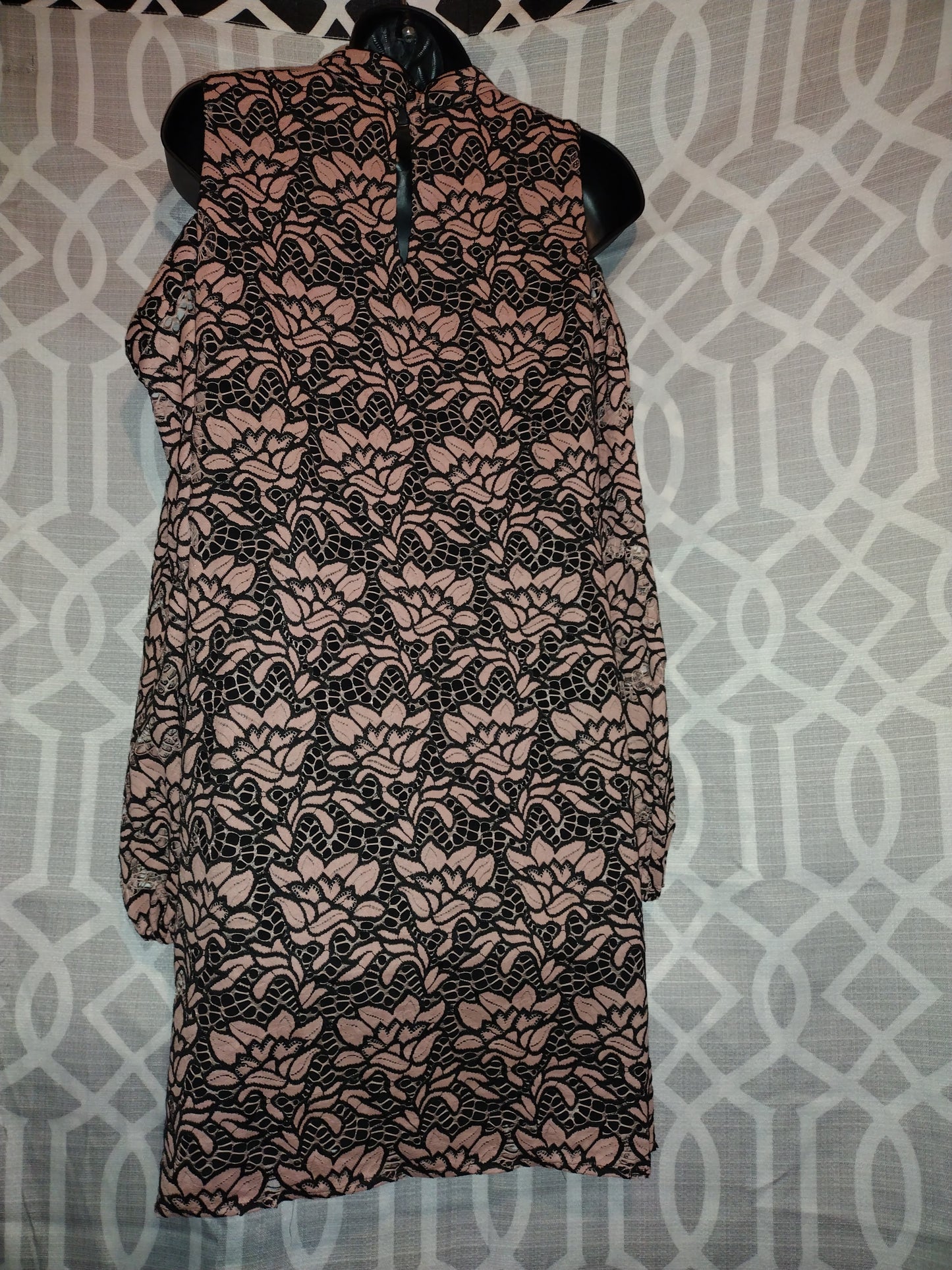 Women lace peach and black dress size medium