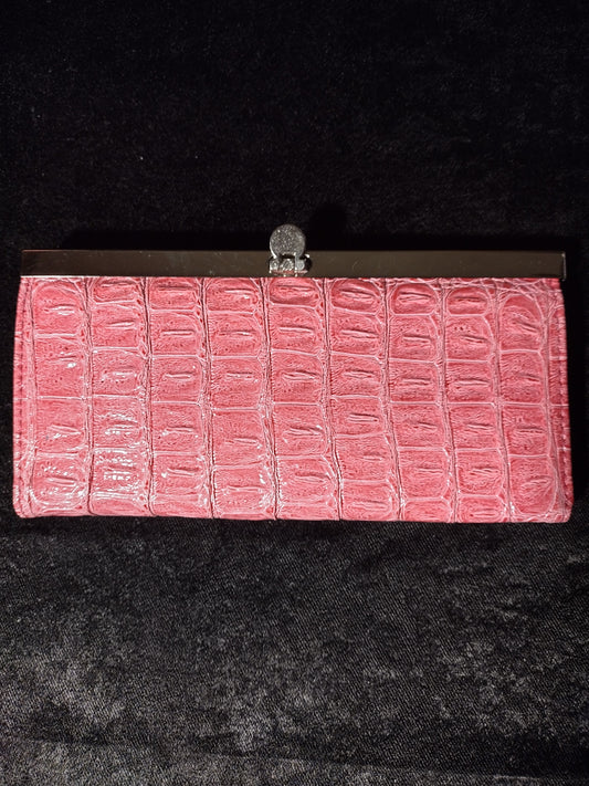 Women's pink wallet