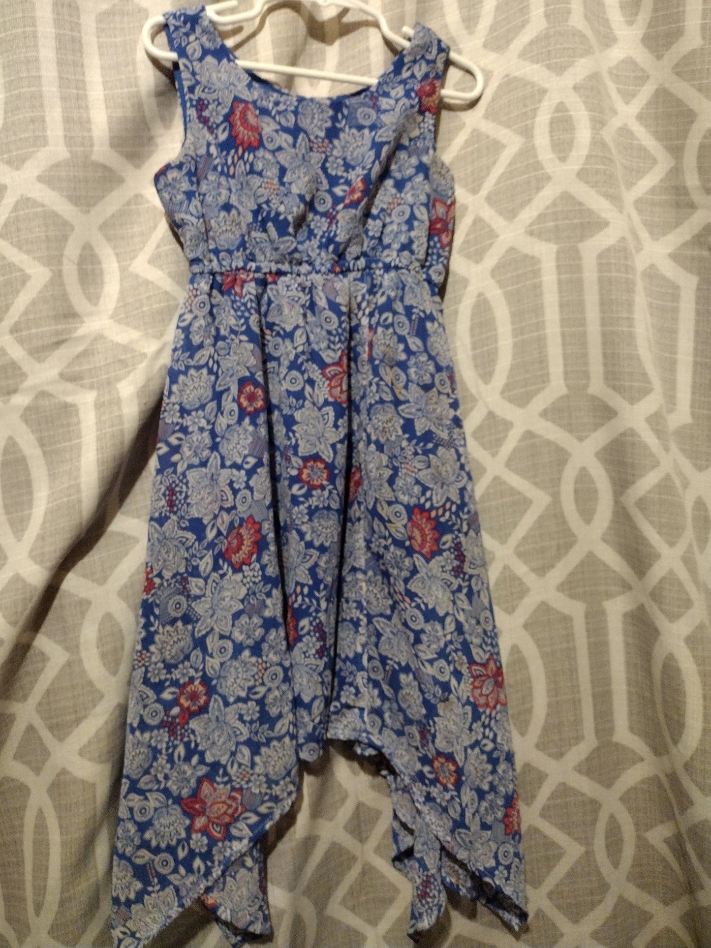 Little girl handkerchief dress size 5