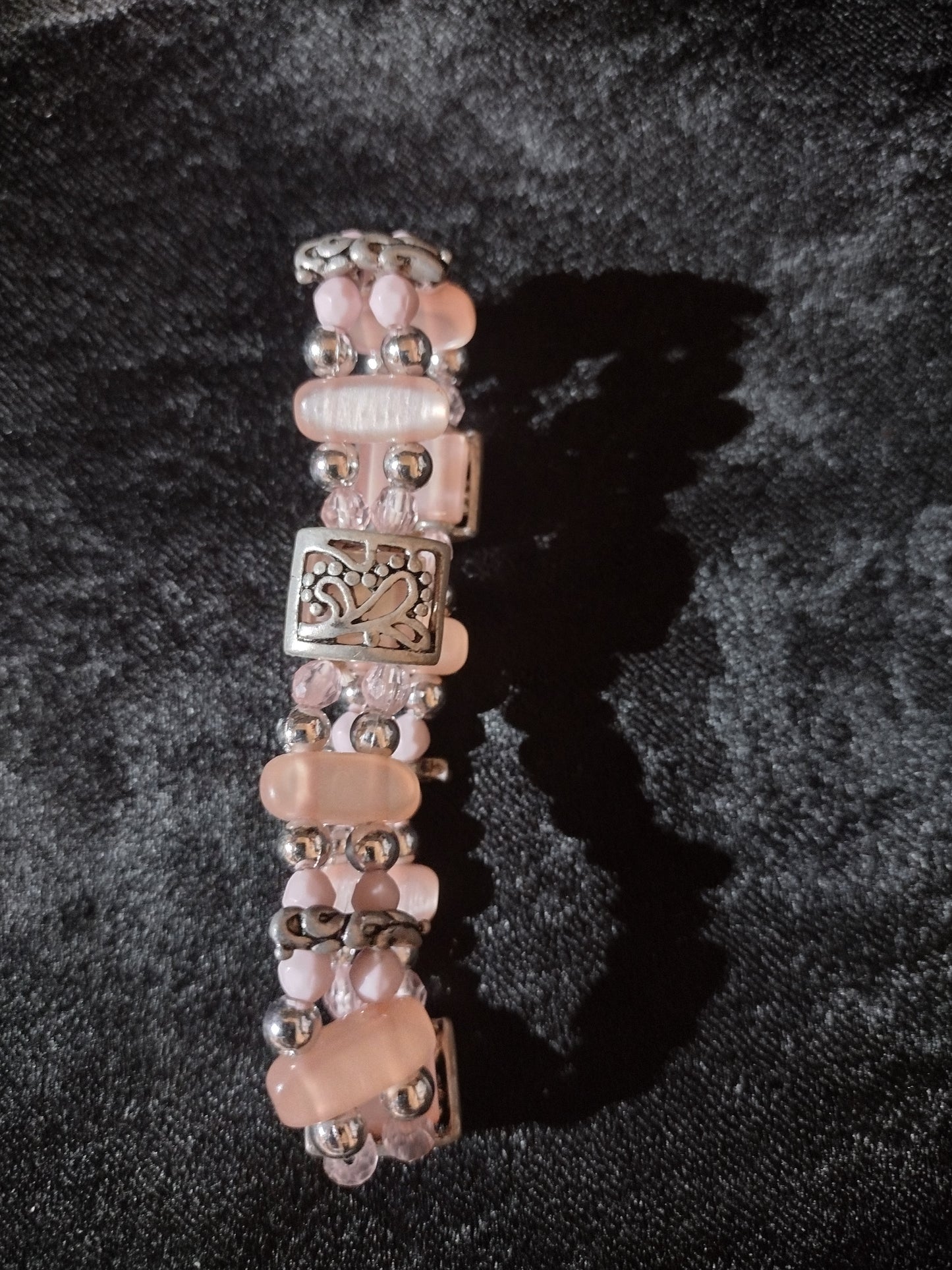 Women's pink marble and beaded stretch bracelet