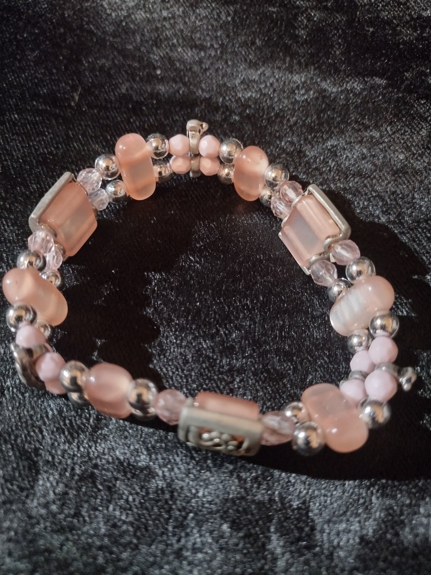 Women's pink marble and beaded stretch bracelet