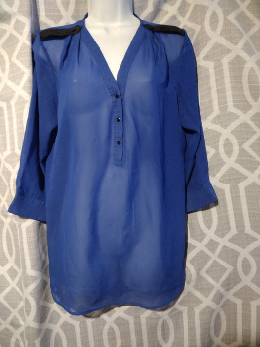 Women's  Blue blouse size medium