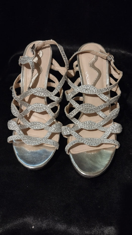 Women Silver heels shoes size 8.5M