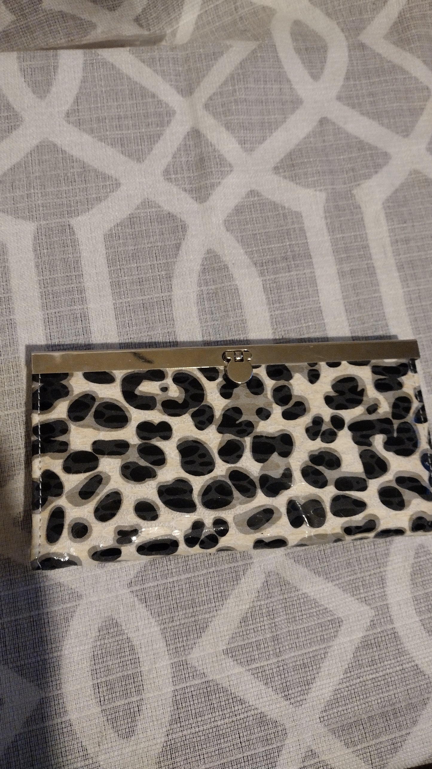 Women's beige/black leopard wallet