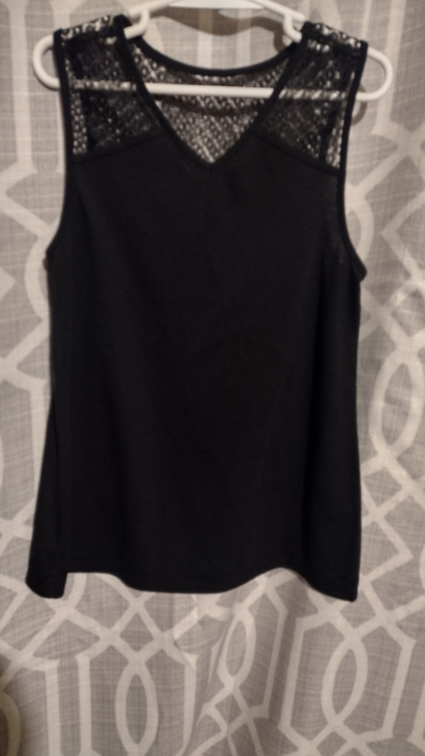 Little girl black tank shirt size 7