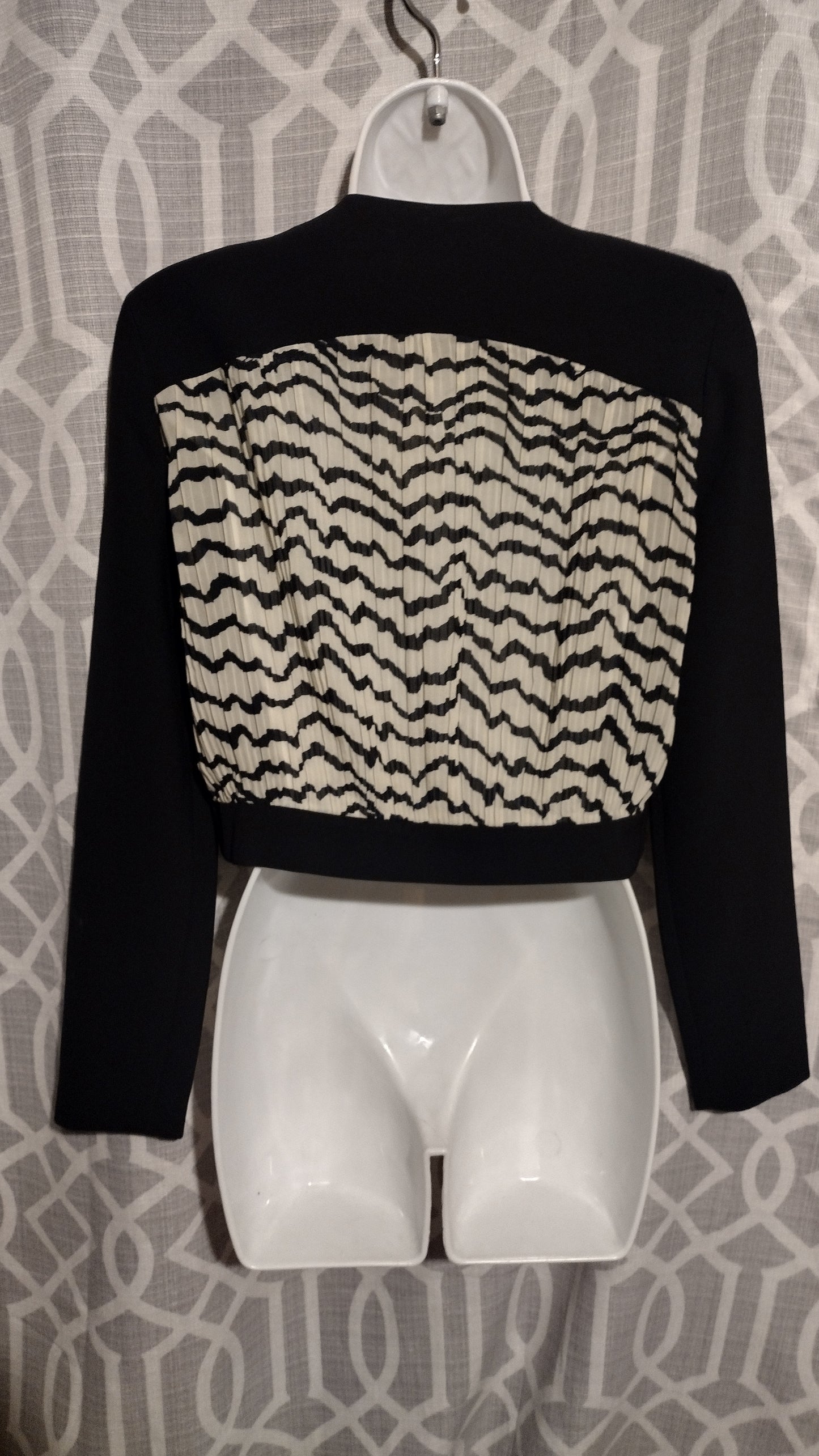 Women's black and cream crop Jacket small