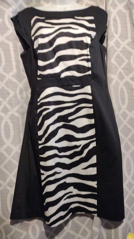 Women black/white dress size 10