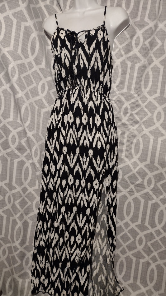Women black/white Dress medium