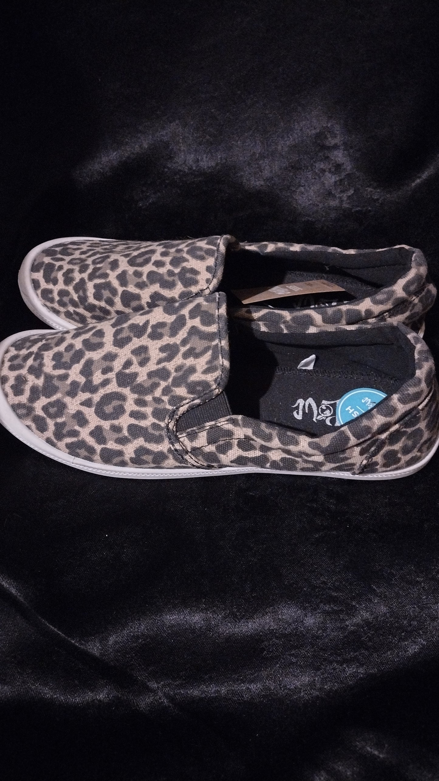 Women leopard slip on size 11