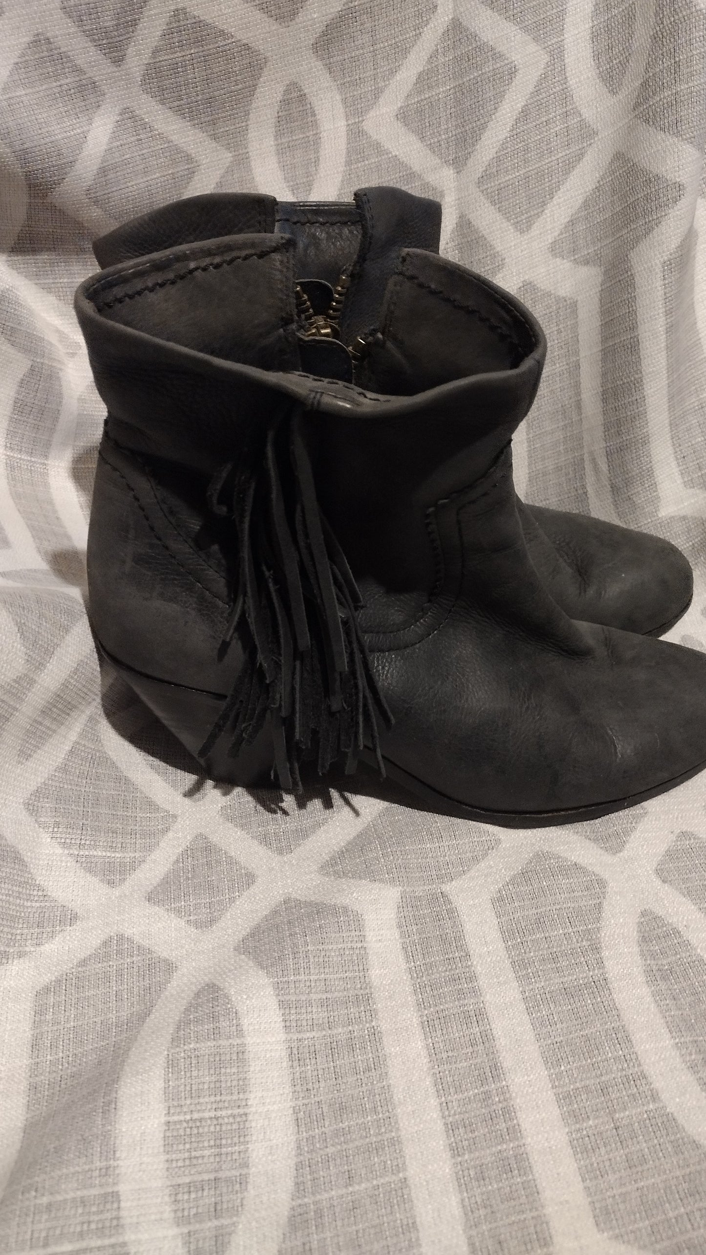 Women gray tassel Booties 9.5