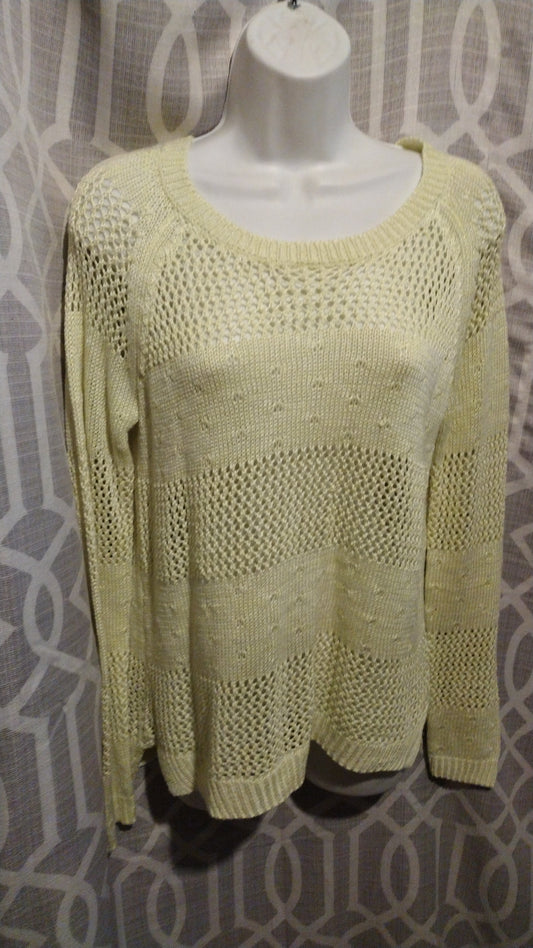 Women's yellow light weight sweater medium