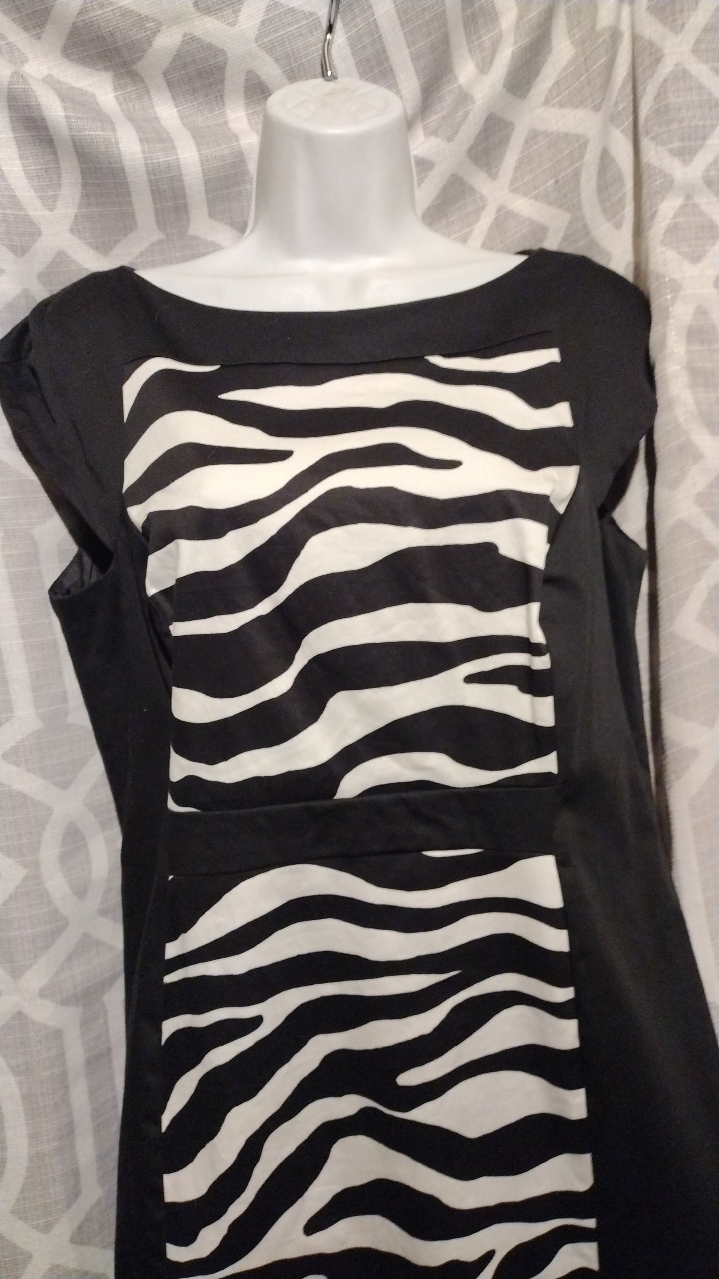 Women black/white dress size 10