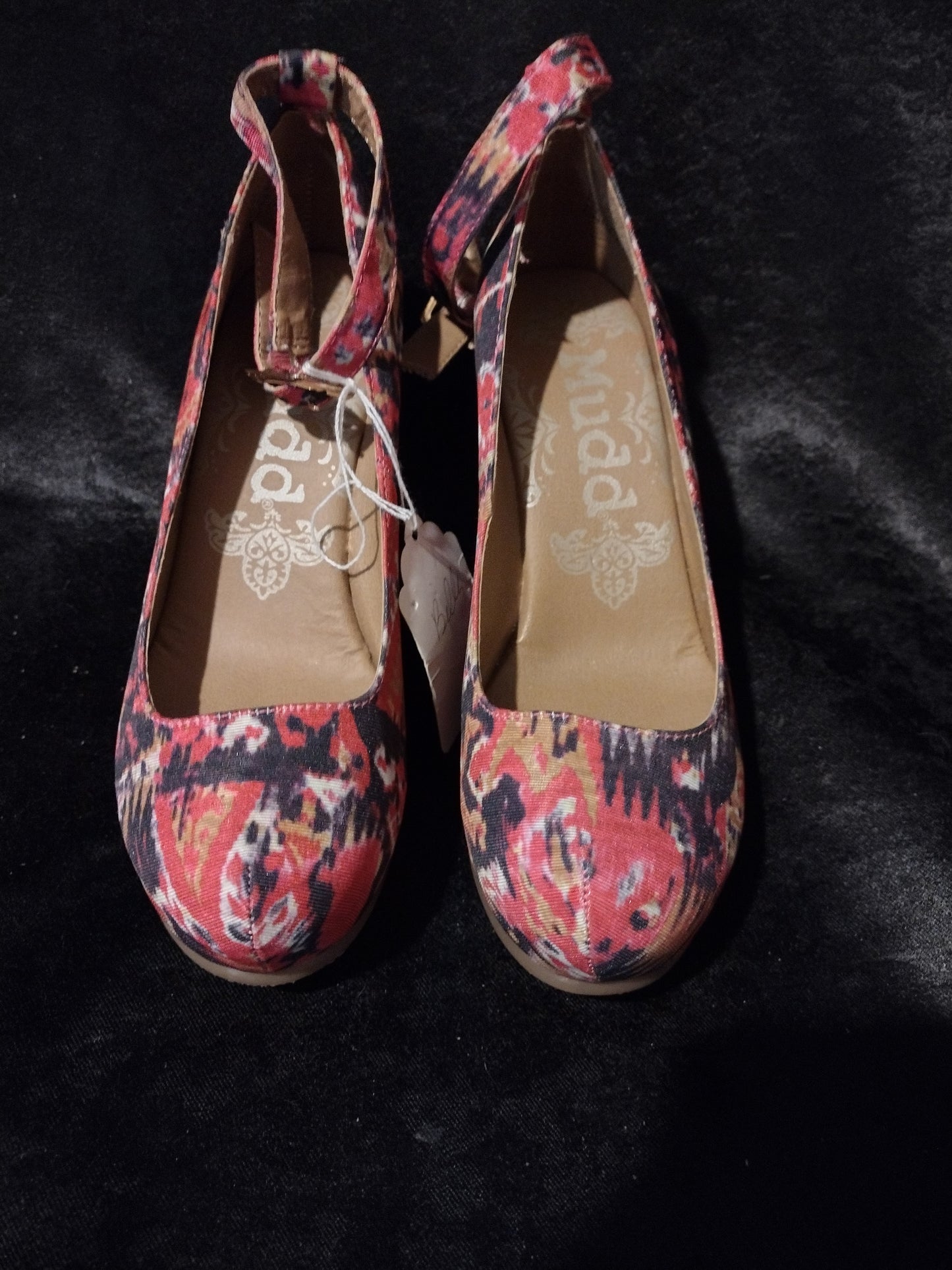 Women wedge heel shoes size 5.5M