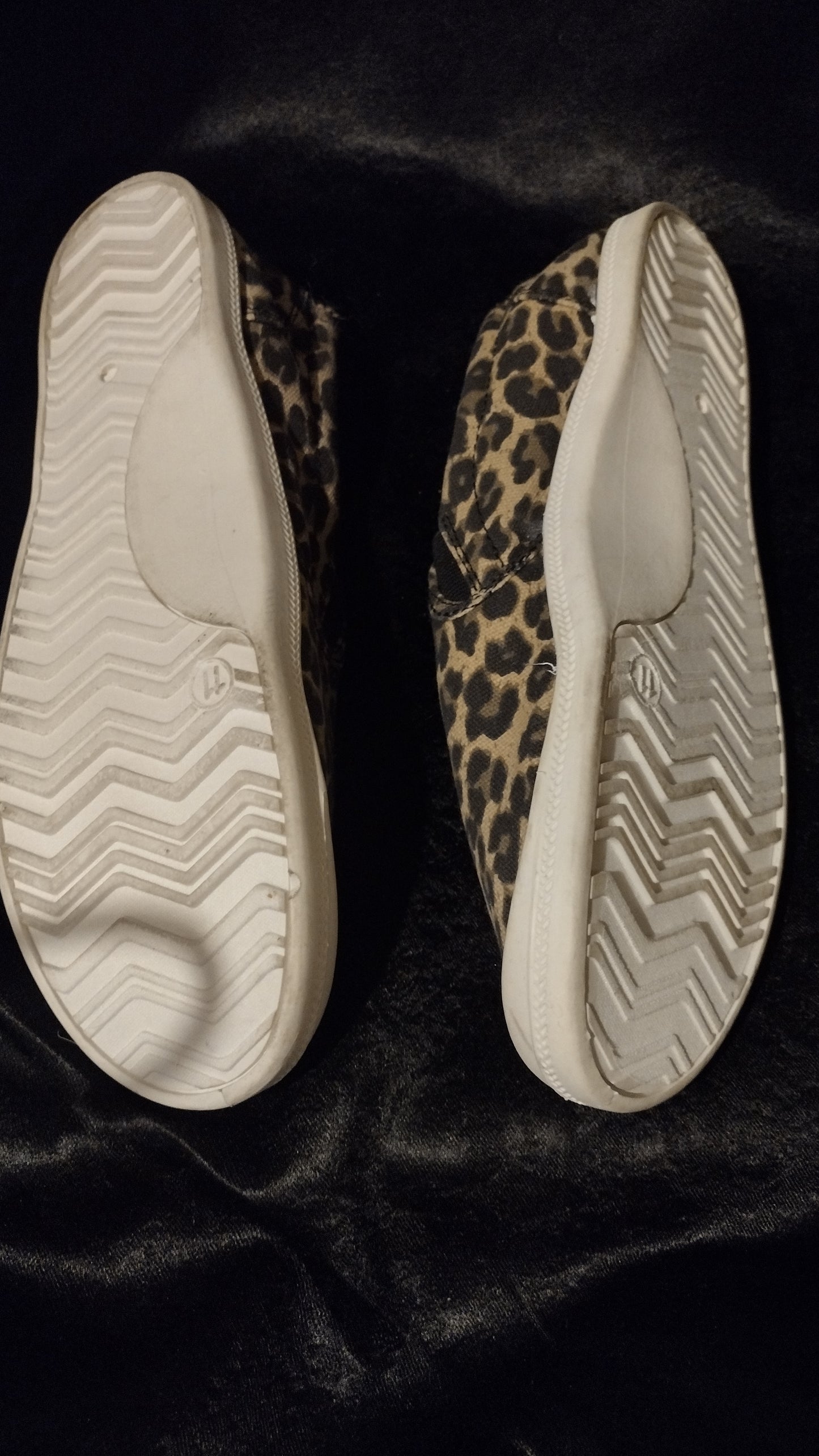 Women leopard slip on size 11