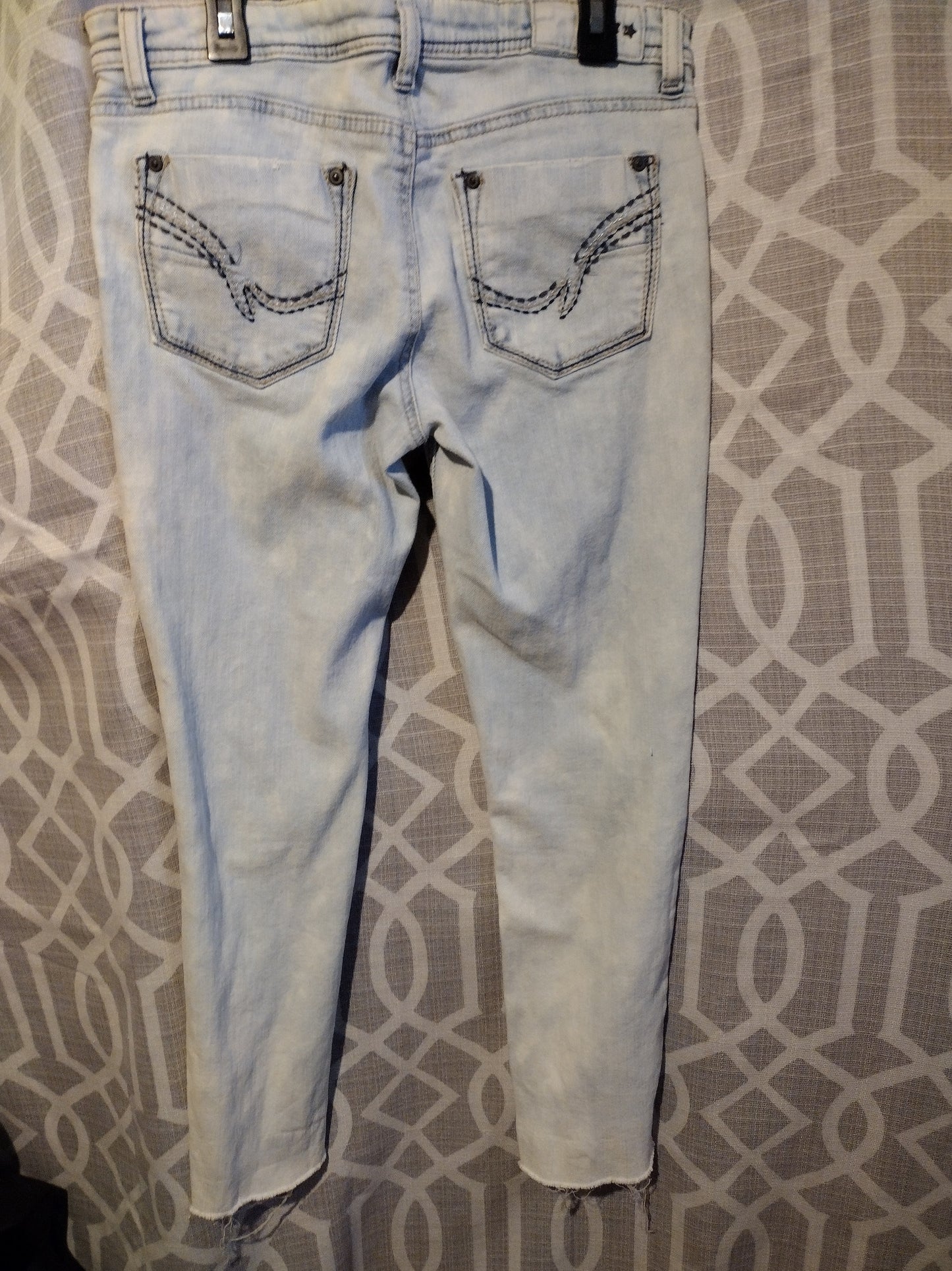 Women's distressed jeans jr size 9