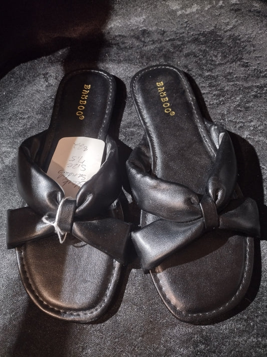 Women slide on sandals shoes size 7.5