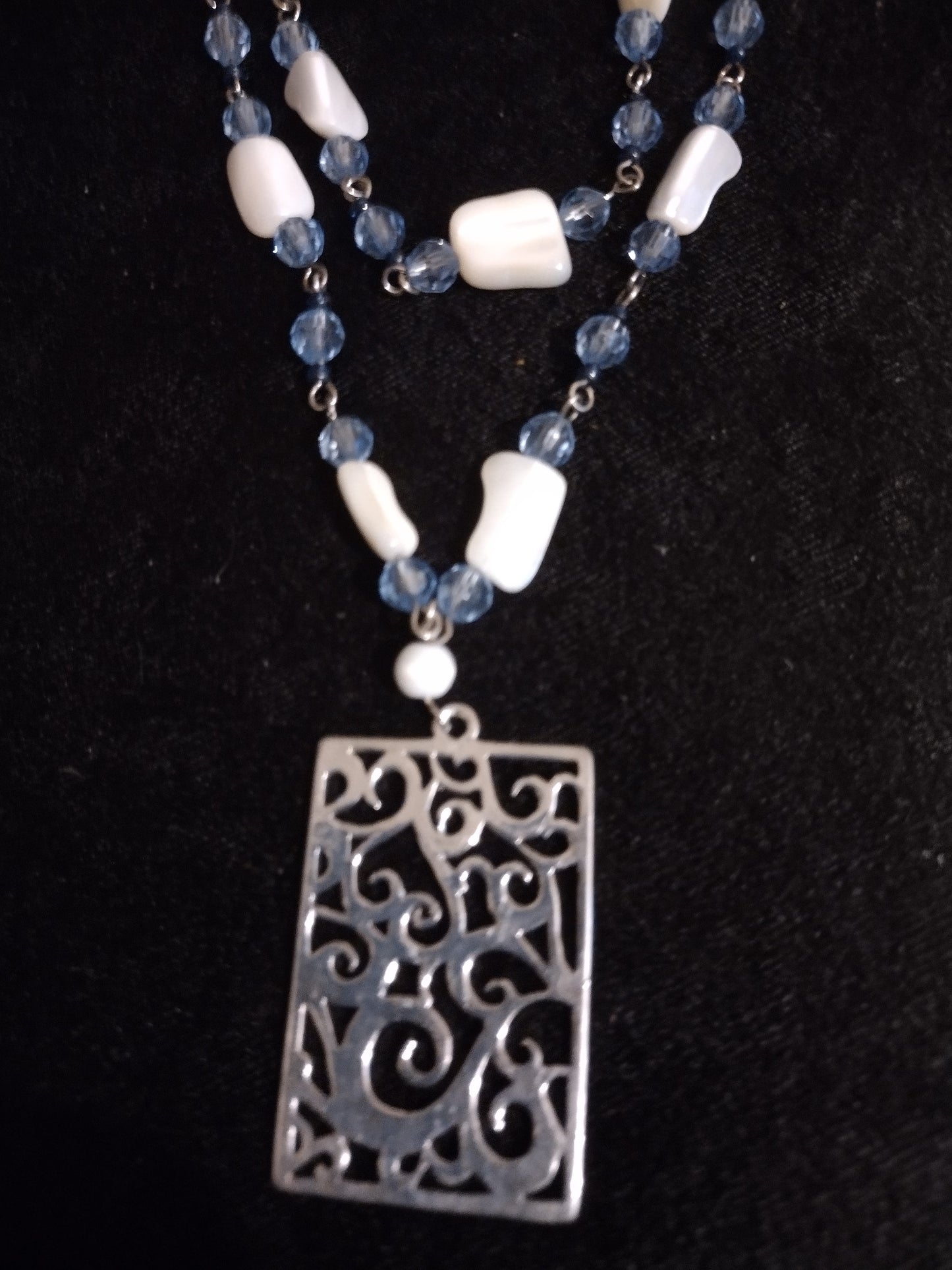 Women blue/white 2 layered necklace