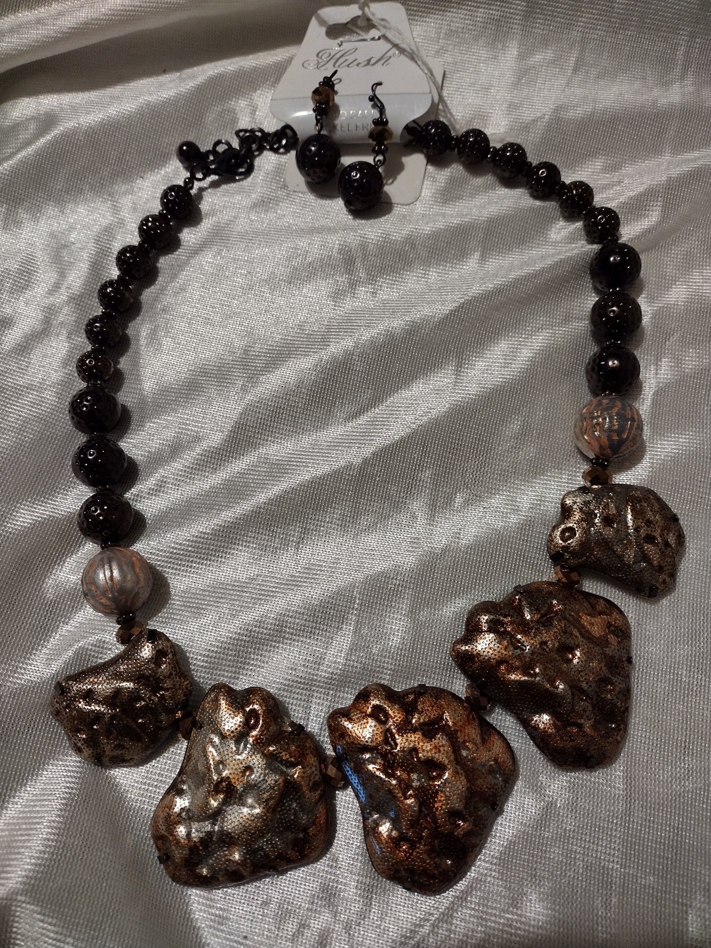Women's brown necklace earrings set