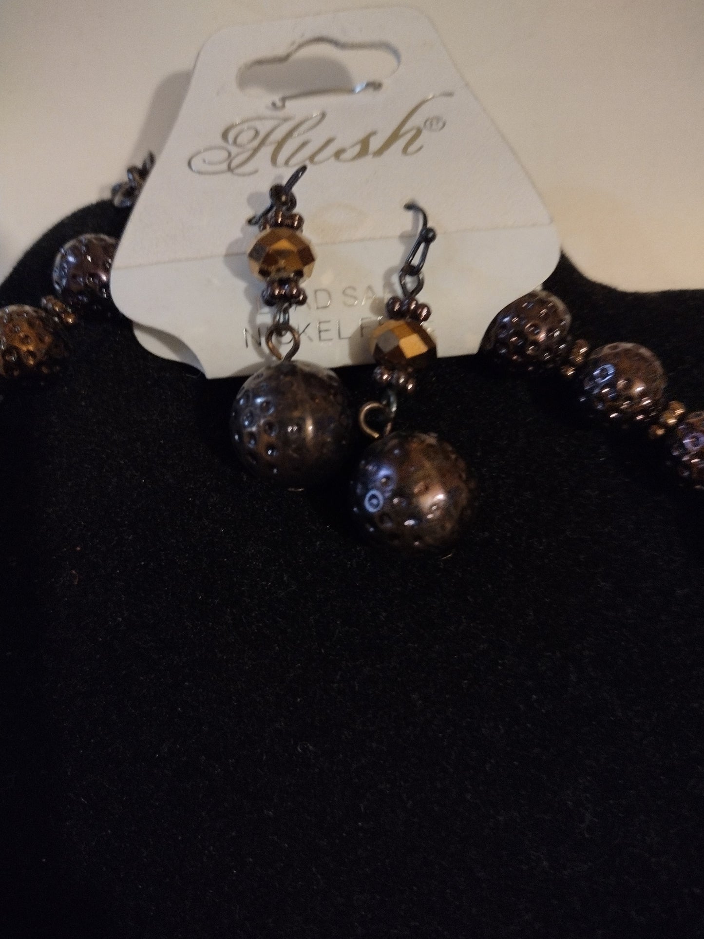 Women's brown necklace earrings set