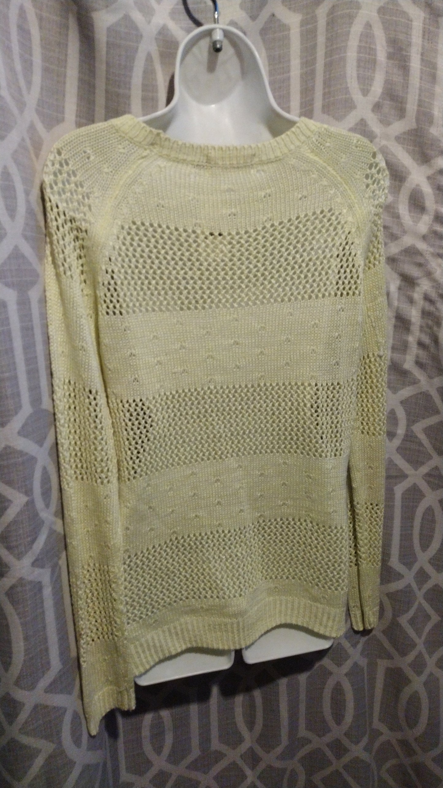 Women's yellow light weight sweater medium