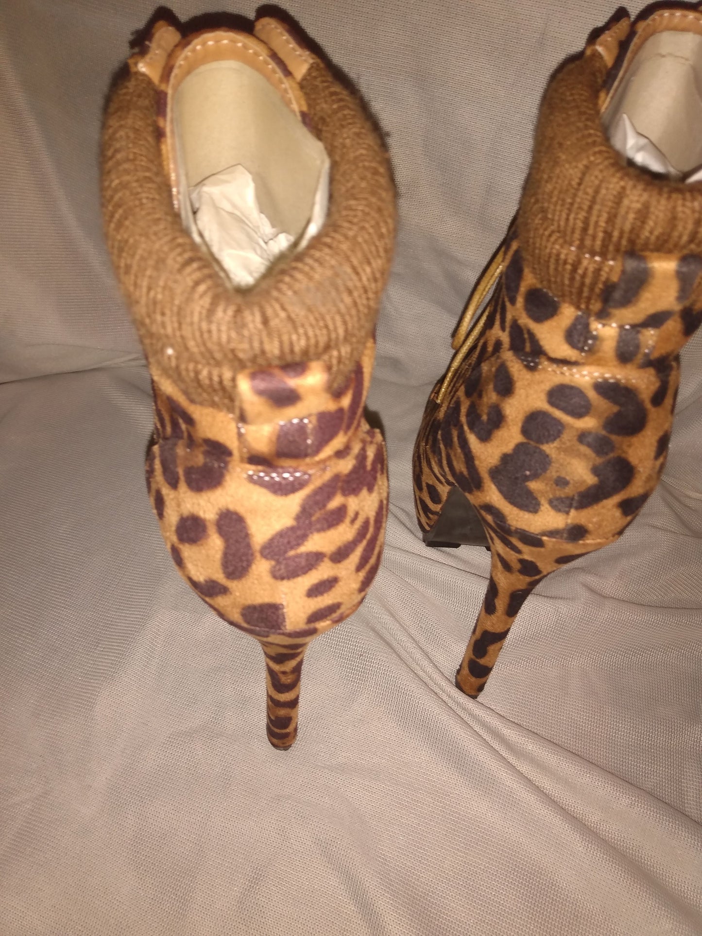 Women's leopard shoes 5.5