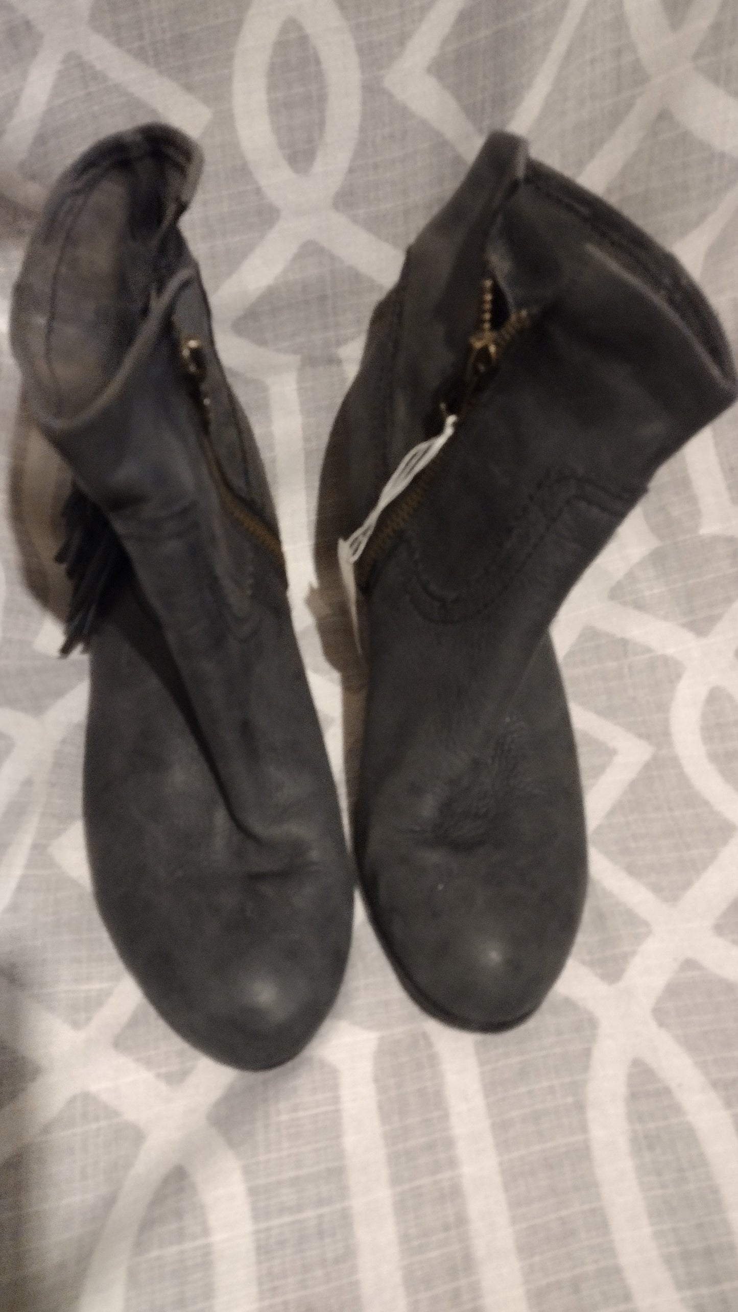 Women gray tassel Booties 9.5